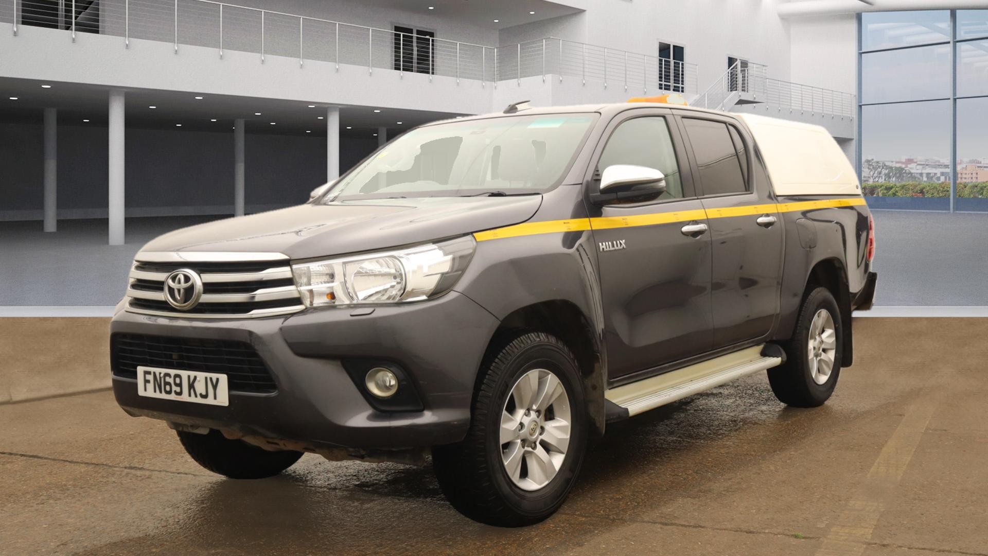 TOYOTA Hilux